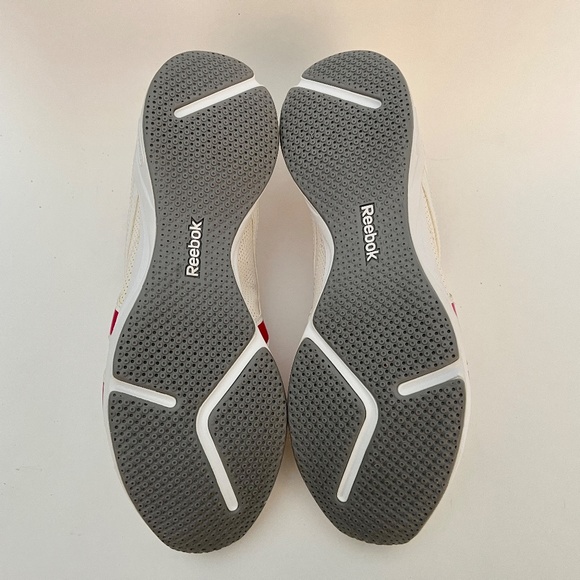 !! - Reebok Sneakers Size 8 in like New Condition - Picture 8 of 10